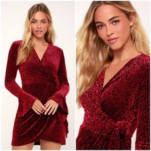 NWOT C/MEO Breakthrough Red Velvet Long Sleeve Dress